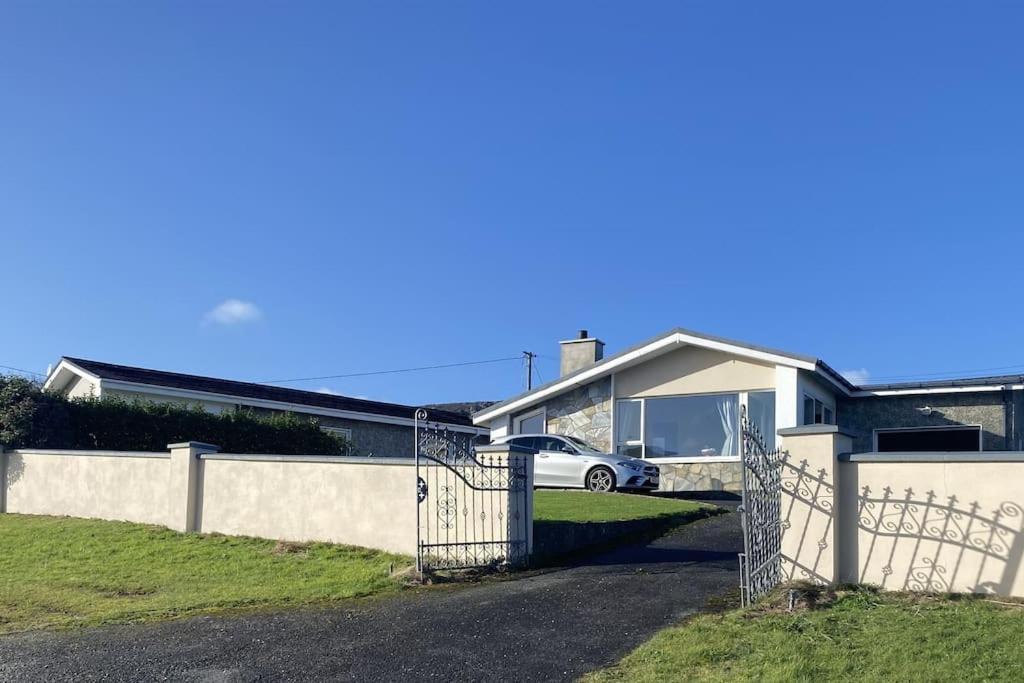 With Stunning Views Holiday home *